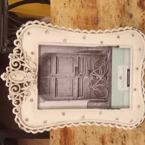 Buttercream Photo Frame - Picture 1 of 4